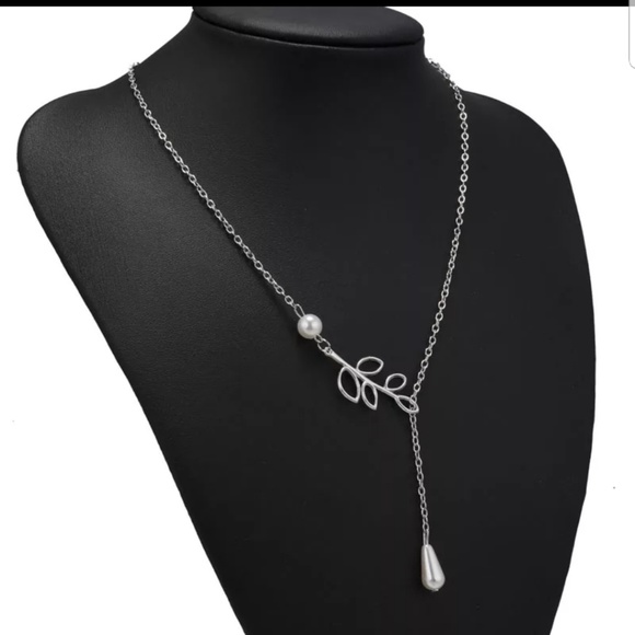 Hesiod Silver Color Leaf Choker Necklace J20 - Picture 4 of 5